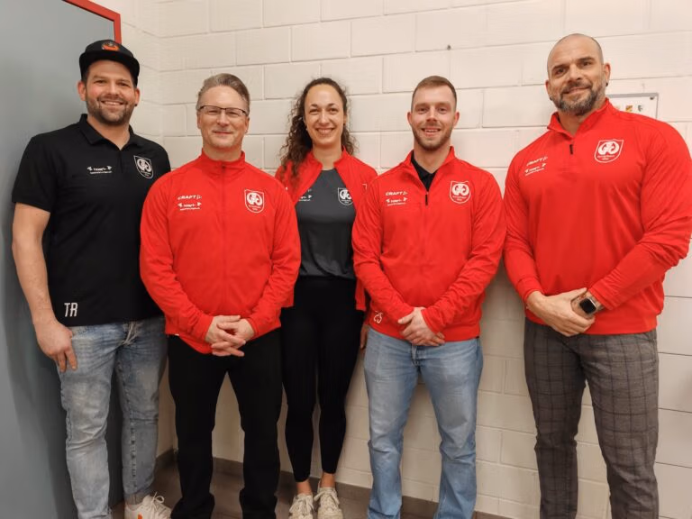 Neu­er Trai­ner­stab und Trainingstart