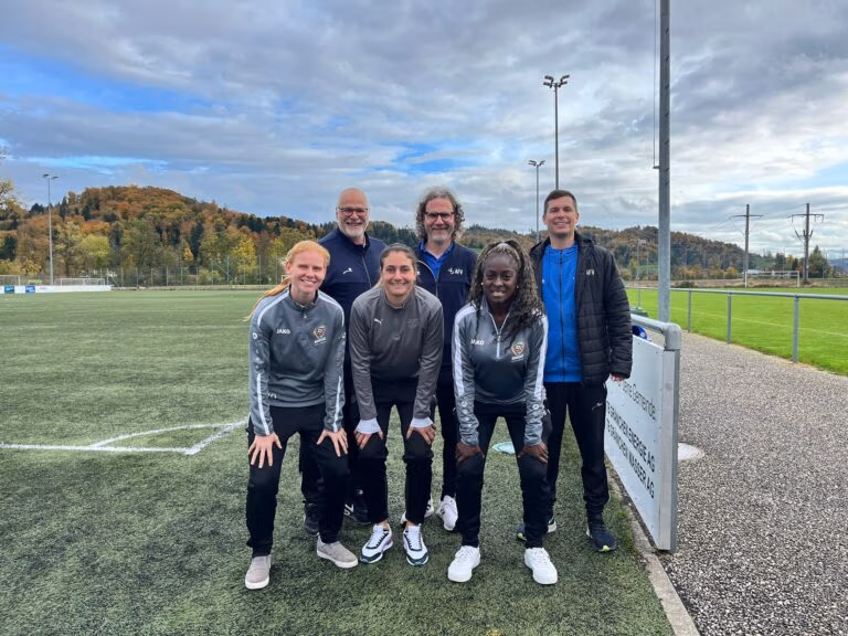 Me­la­nie Schmid und Yoanis Li­na­res er­folg­reich zum UEFA C Diplom