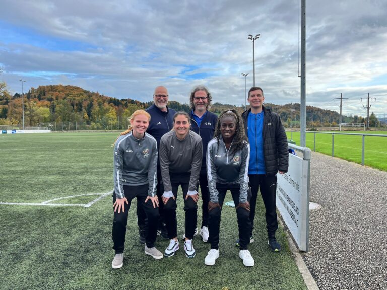 Me­la­nie Schmid und Yoanis Li­na­res er­folg­reich zum UEFA C Diplom