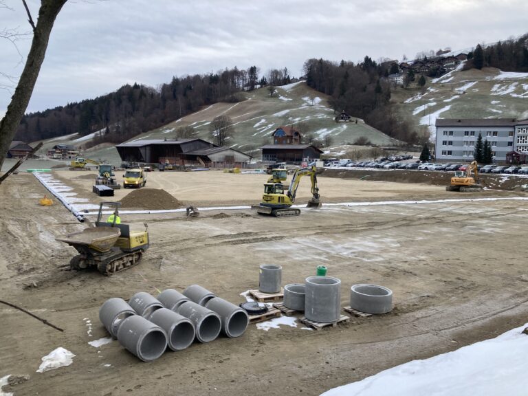 Bau Kunst­ra­sen kommt&nbsp;voran