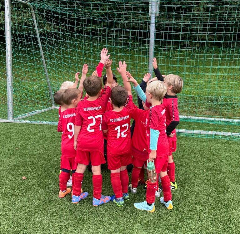 G‑Juniorinnen und Ju­nio­ren Trainings