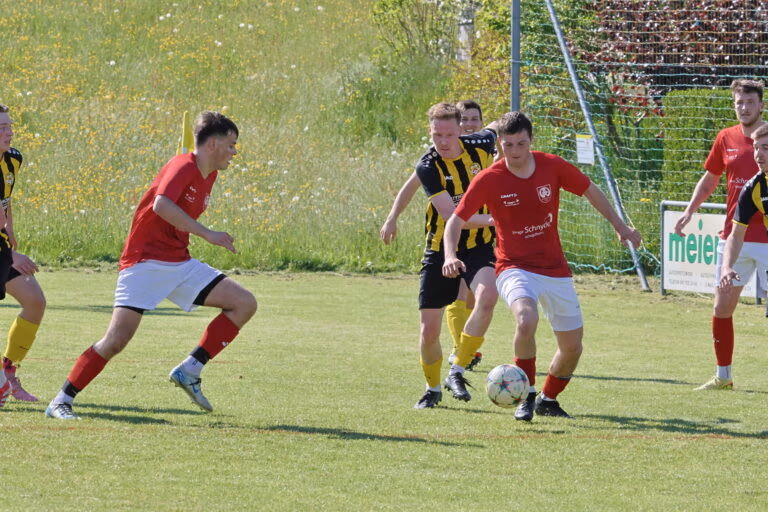 Auf­stiegs­spie­le rü­cken in wei­te&nbsp;Ferne