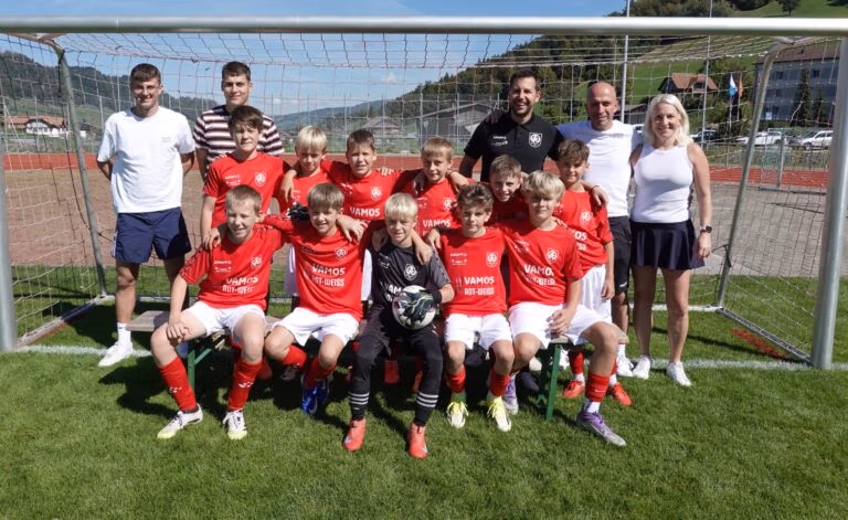 VA­MOS ROT-WEISS: Neu­es Dress für un­ser Dc-Team